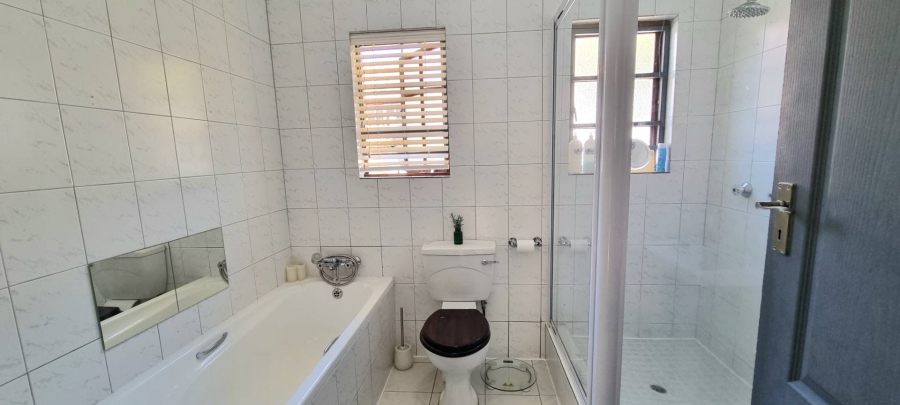 3 Bedroom Property for Sale in Pentagon Park Free State